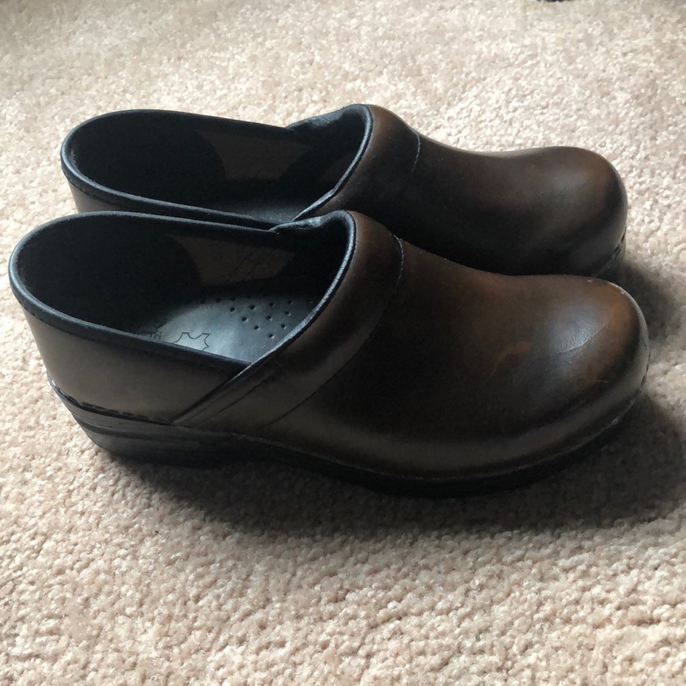 Dansko shoes size 39
